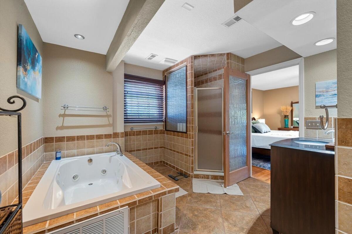 Steps To The Lake, Game Room & More! Sleeps 9 Lake Hamilton Exterior photo