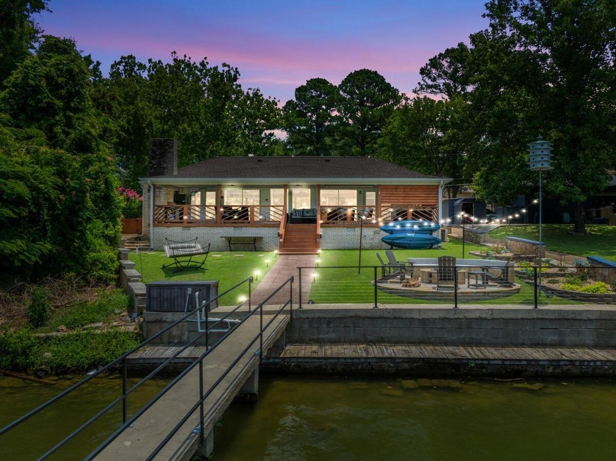 Steps To The Lake, Game Room & More! Sleeps 9 Lake Hamilton Exterior photo